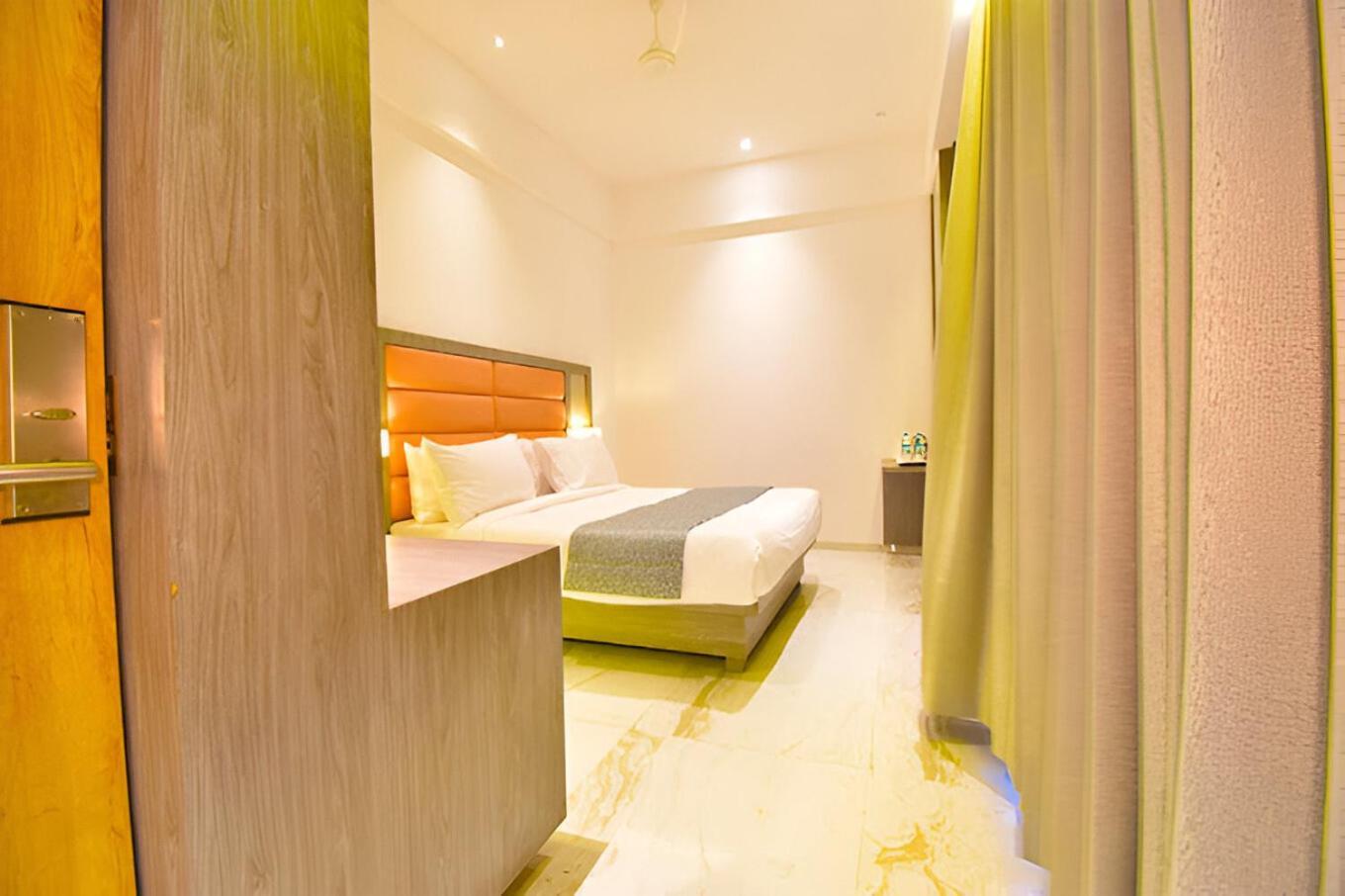 Glitz Hotels La Dahlia - Premium Thane Eksteriør billede